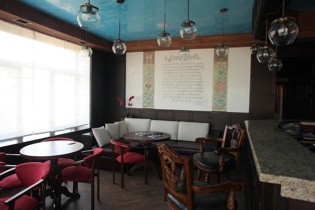 Fontush Boutique Hotel Ивано-Франковск Экстерьер фото